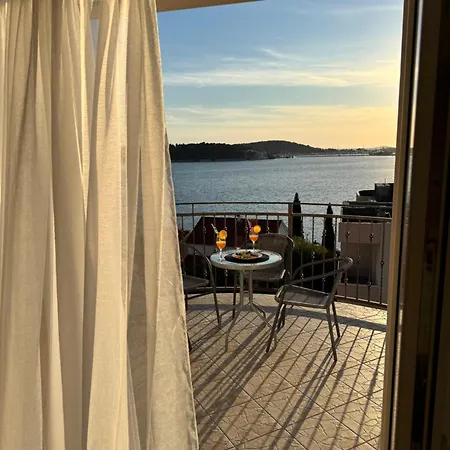 Seaview Zatoglav 50m Near The Sea דירה